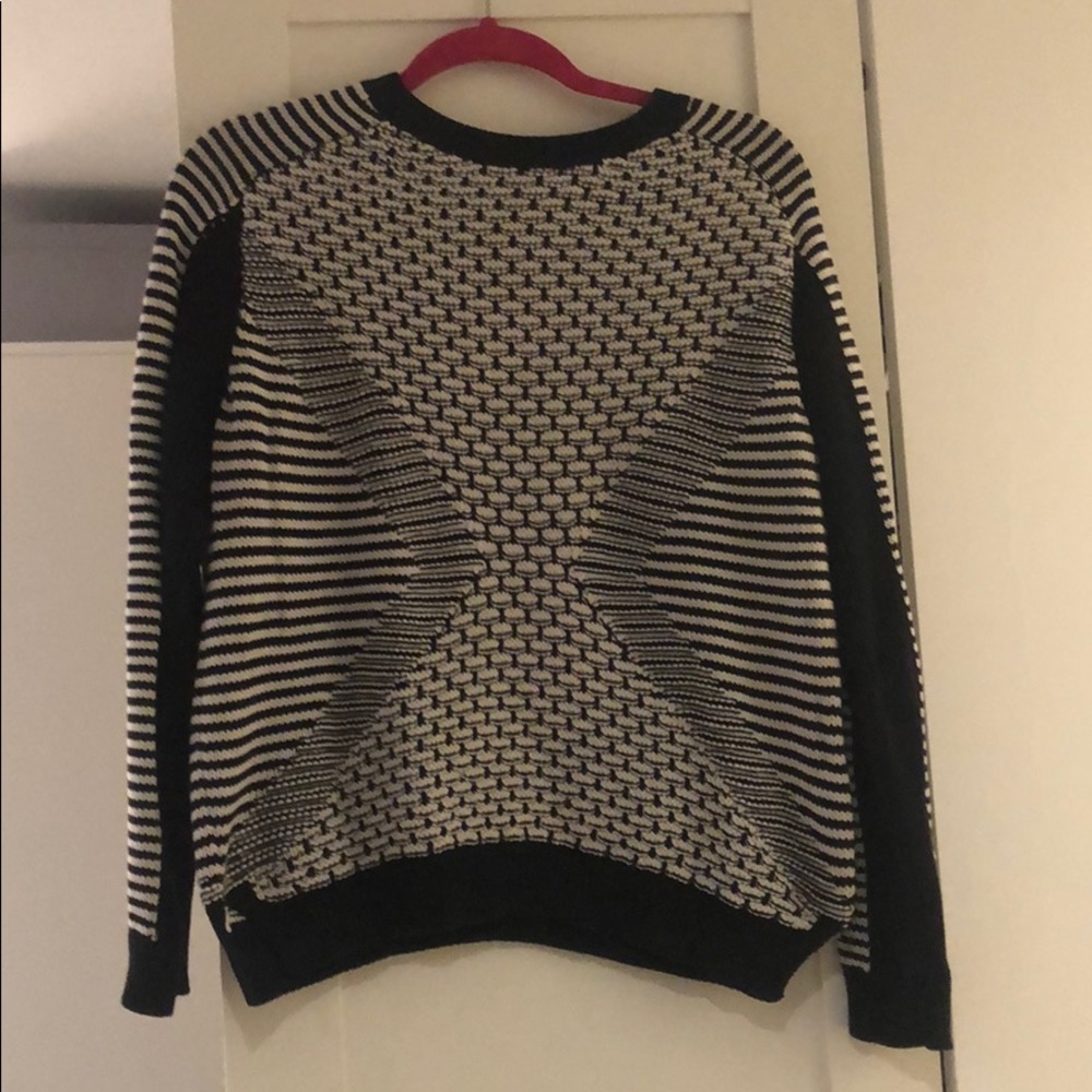 Topshop black and white sweater, size 6